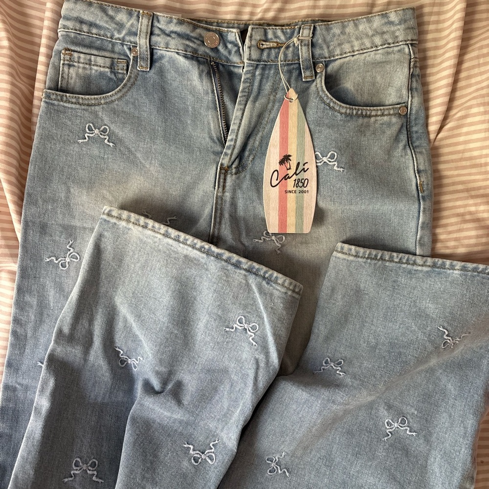 White Bow Light Blue Embroidered Flare Jeans